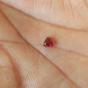 Rhodolite garnet Cabochon 3.5 mm Trillion